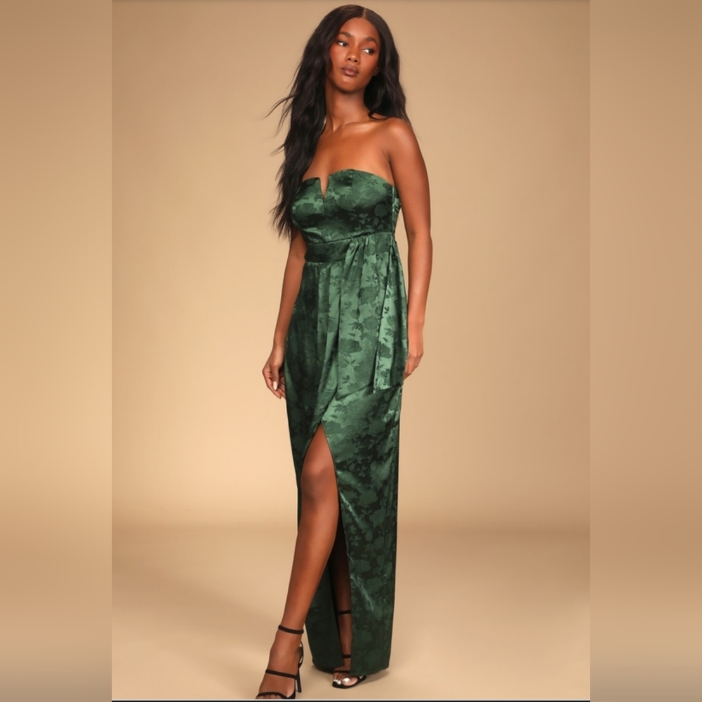 NWT Green raised print formal dress